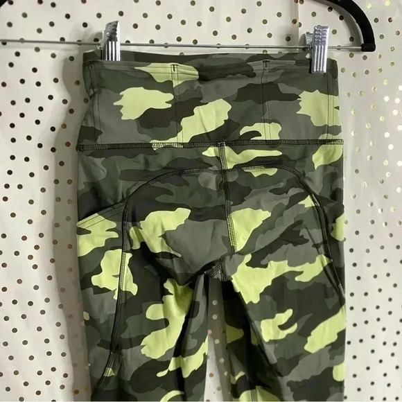 Lululemon Fast and Free High-Rise Crop - Picture 10 of 11